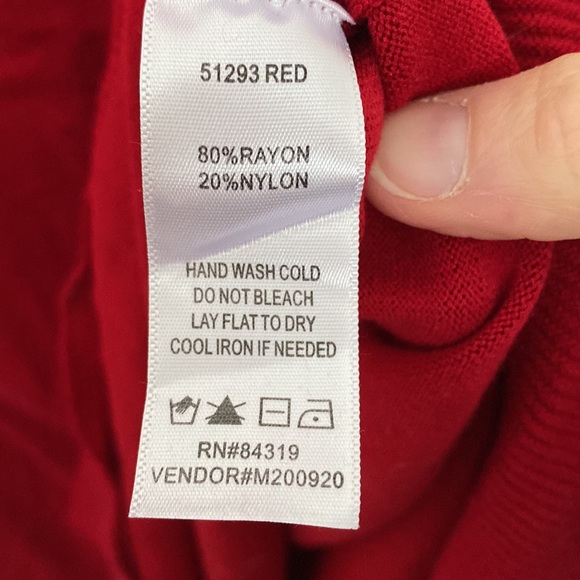 NWOT Cyrus women’s tunic sweater - Picture 3 of 5